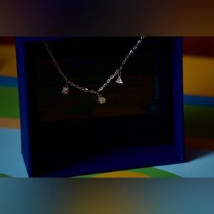 Swarovski Austrian Crystal 1k Necklace 3 Stones